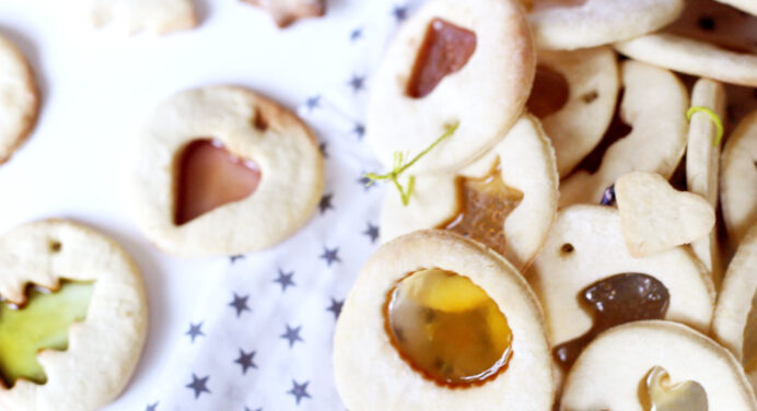 Les biscuits vitraux : la pâtisserie magique et décorative de Noël