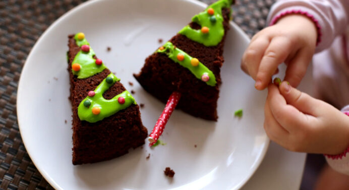 Comment réaliser de jolis sapins en chocolat pour Noël : la recette simple et ludique