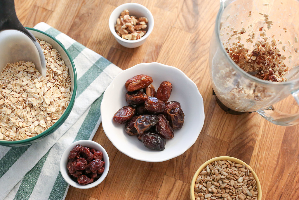 des barres de cereales maison pour le gouter de la rentree flocons d a barre Des barres de céréales maison pour le goûter de la rentrée (flocons davoine et miel)