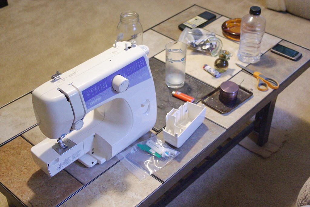 une machine a coudre Mes indispensables du moment : 11 fournitures pour bien séquiper en loisirs créatifs