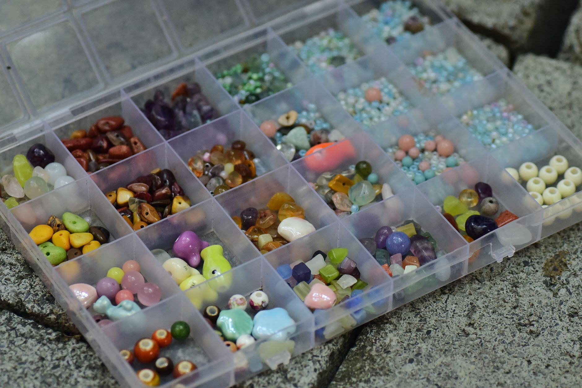 boite rangement perles couleurs Perles à repasser : mes indispensables pour bien séquiper (sans se ruiner)