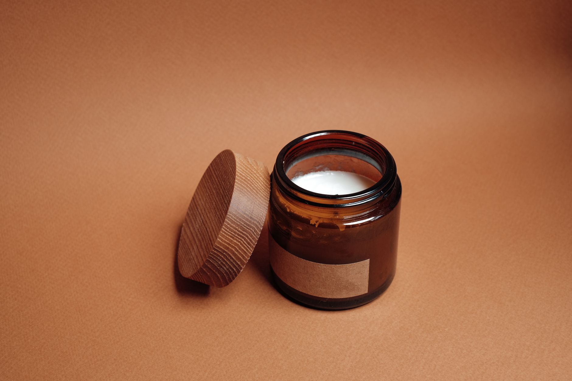 bougie cire de soja pot en verre Je craque pour la bougie maison : 10 idées pour se lancer sans se rater