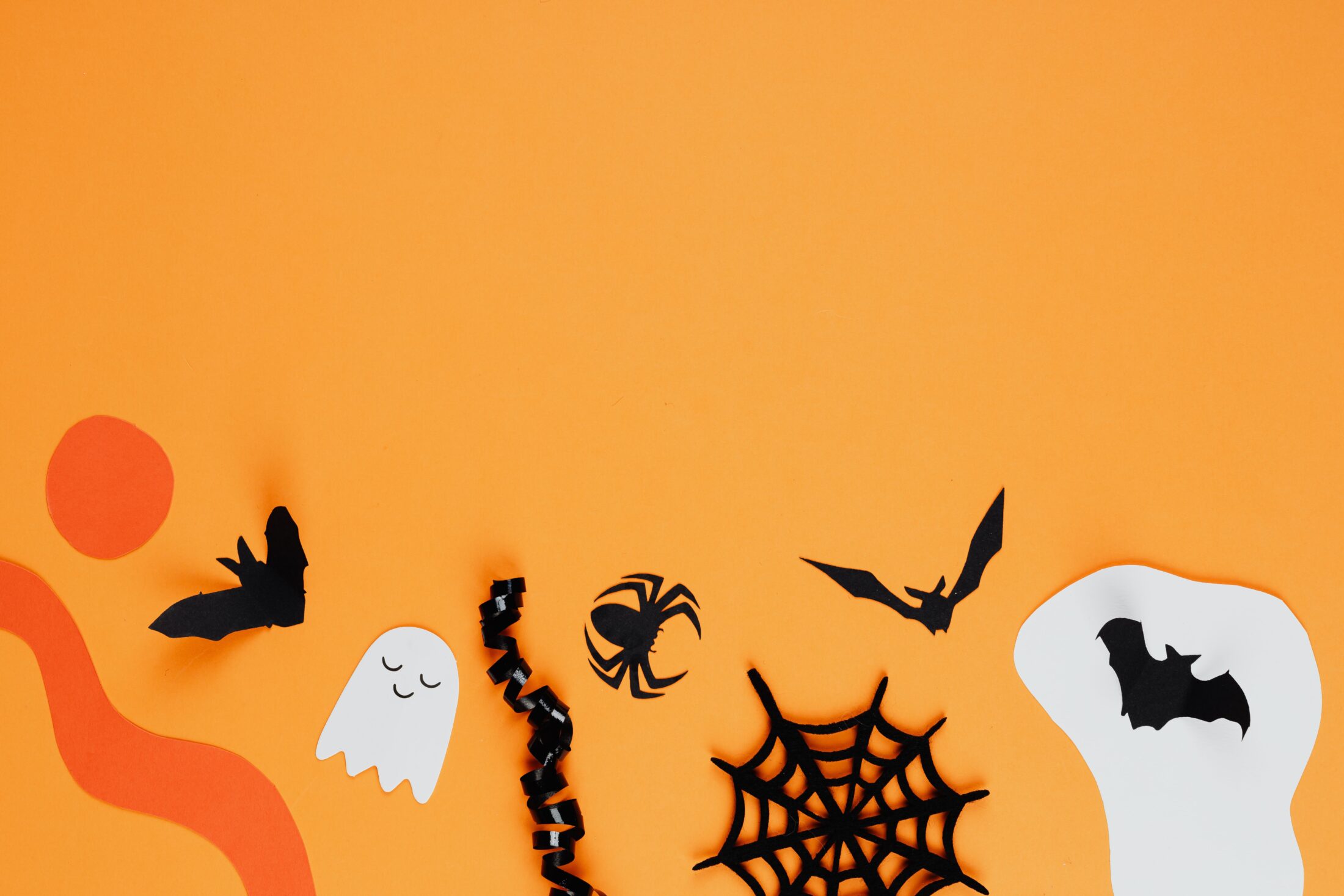 chauves souris papier entry7 Mes trouvailles tout doux : 10 idées Halloween pour nos petits loups