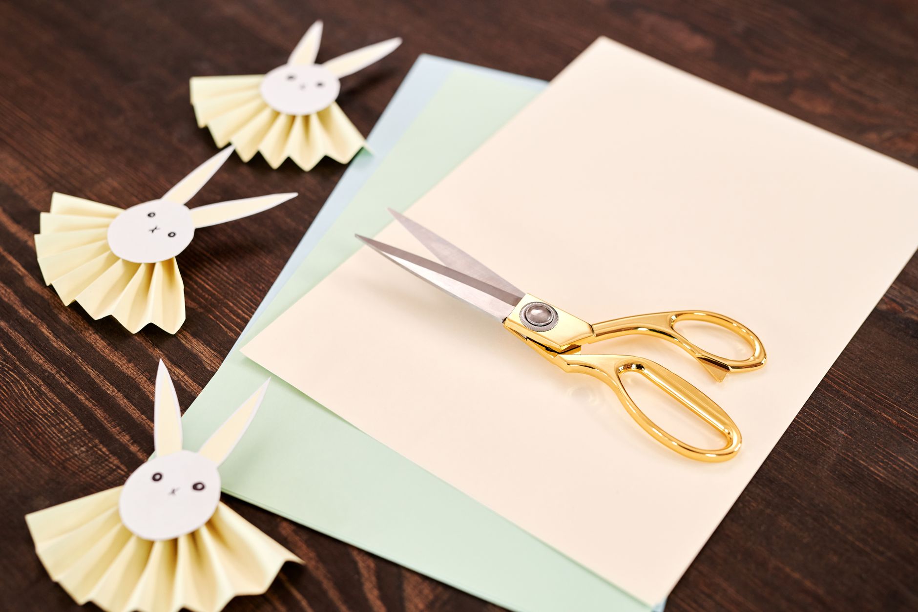 Ma petite fabrique à jouets : 10 idées DIY pour amuser les enfants