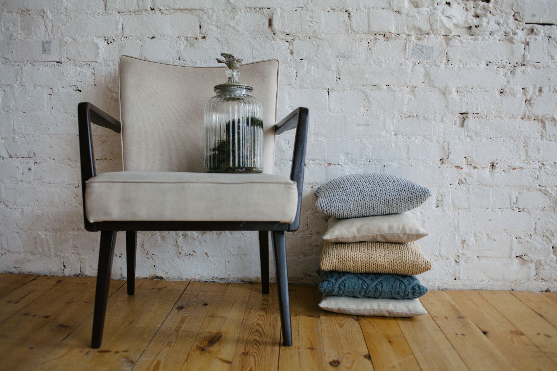 housses de coussin tricotees empilees Se mettre au tricot : mes 11 pistes pour ne pas se décourager