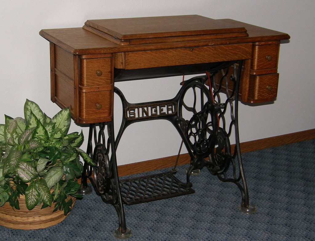 Ma sélection du moment : 10 solutions pour (enfin) ranger son atelier créatif machine a coudre ancienne rangement Ma sélection du moment : 10 solutions pour (enfin) ranger son atelier créatif