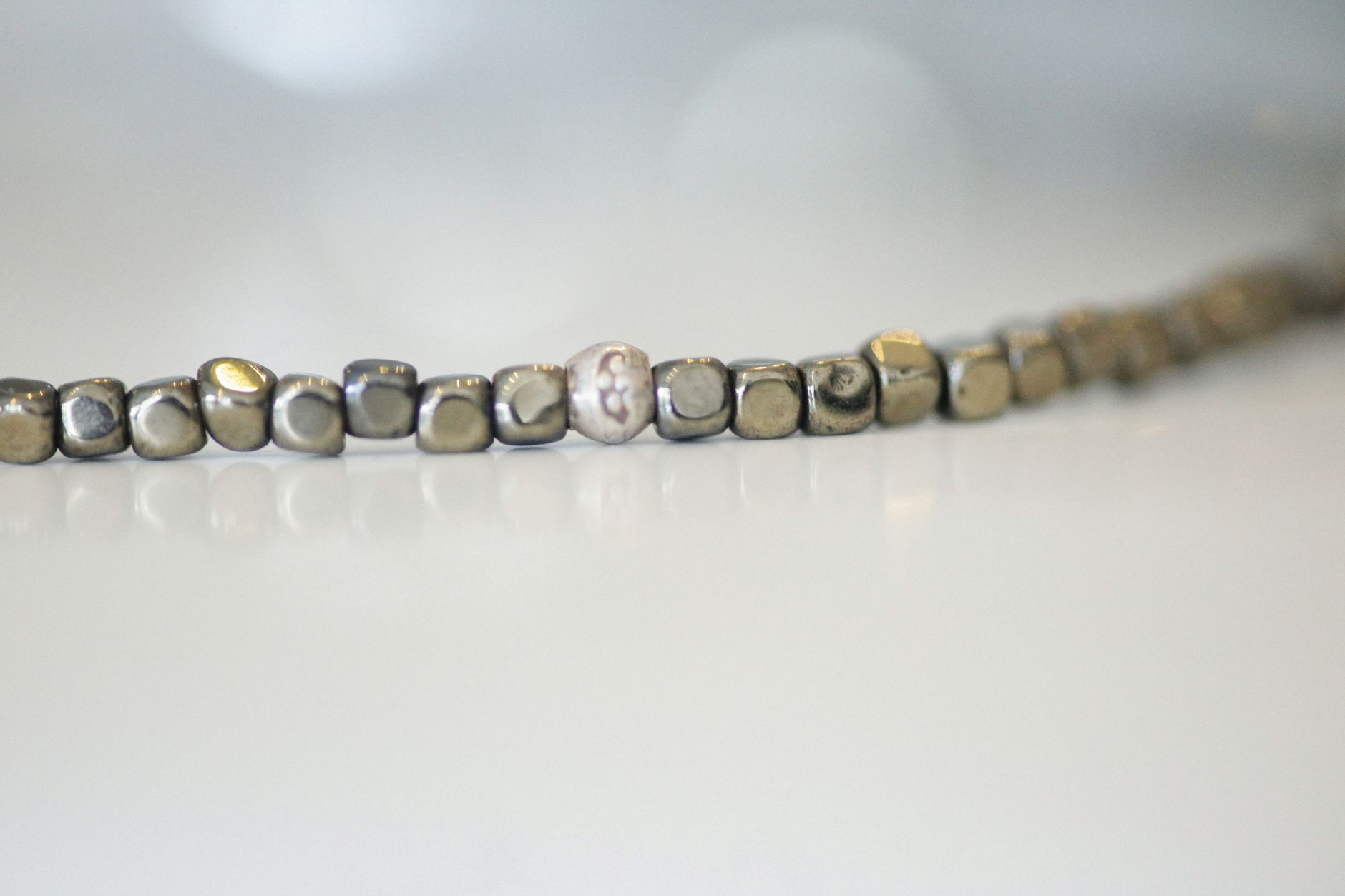 perles ecraser cover Dans les coulisses de mes bijoux en perles Miyuki : mes 10 petites trouvailles indispensables