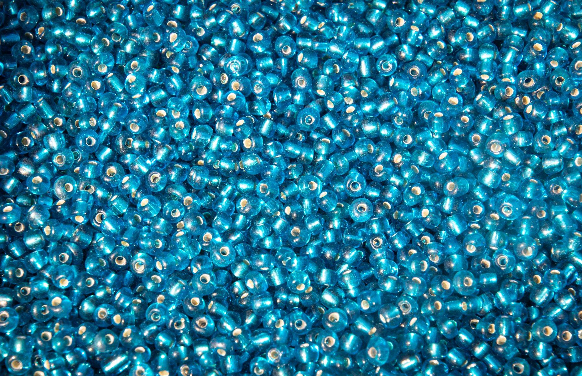 perles miyuki inline Sortir des sentiers battus : 11 idées pour marier les perles Miyuki à autre chose