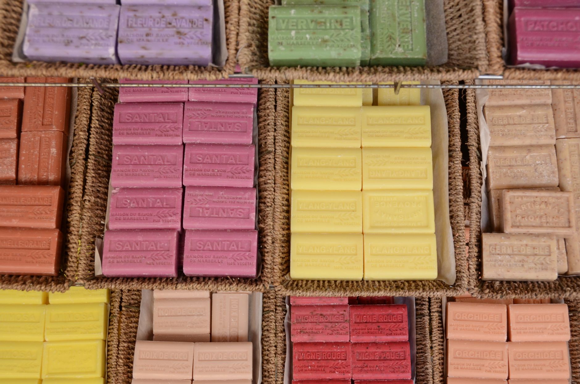savons colores cov Le savon maison, ma nouvelle lubie : 12 pistes pour vous lancer
