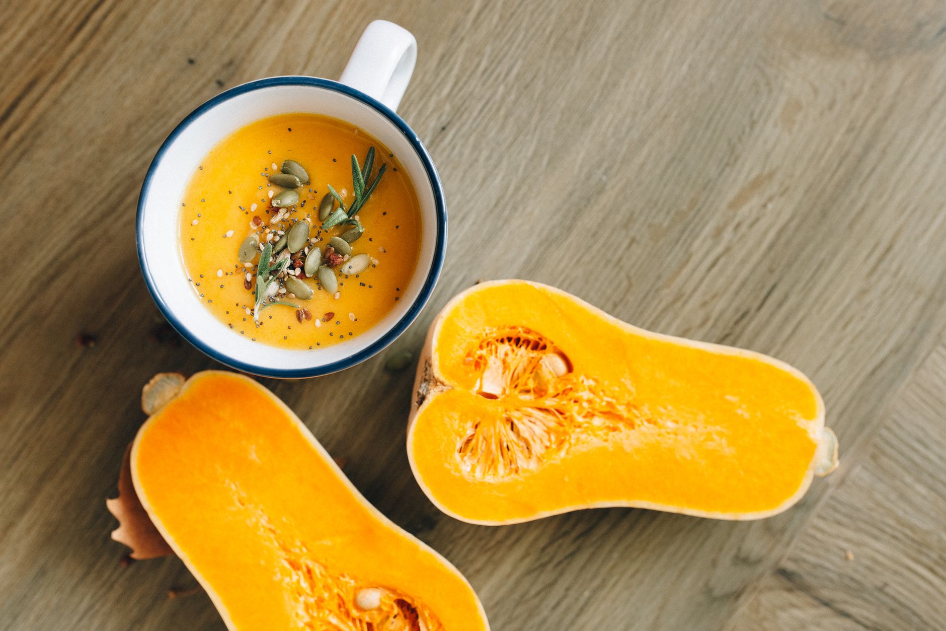 veloute butternut poireaux cov Dans ma cuisine ce mois ci : 10 veloutés et soupes qui réchauffent (vraiment) lautomne
