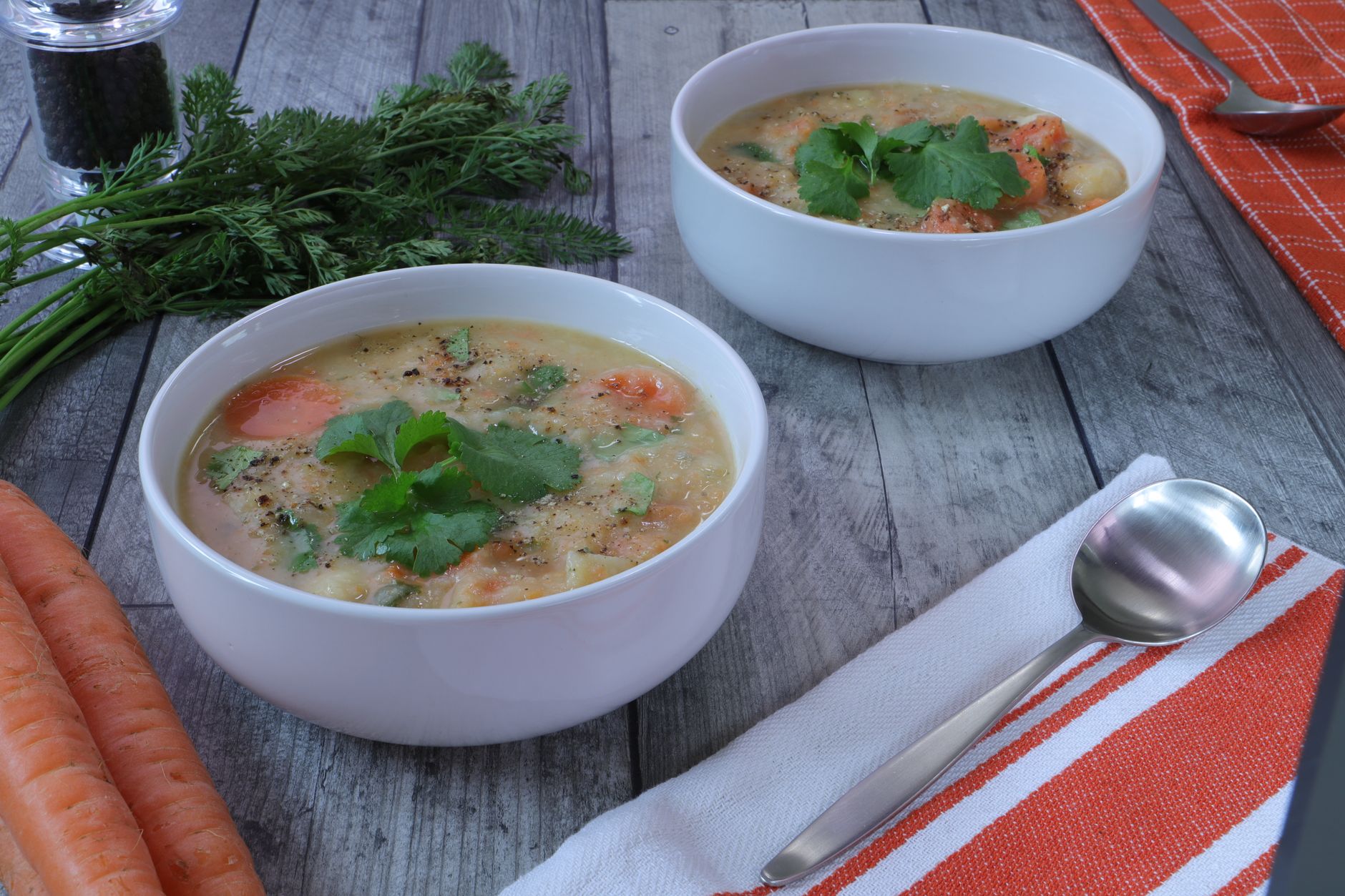 veloute carottes cumin cov Dans ma cuisine ce mois ci : 10 veloutés et soupes qui réchauffent (vraiment) lautomne