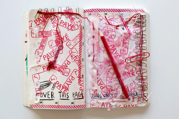 150118 saccage ton carnet 5 690x460 Wreck this journal : lart de saccager en beauté un carnet