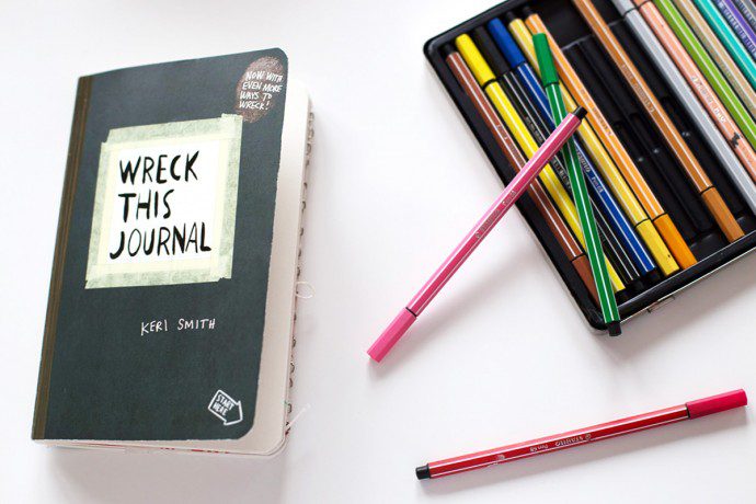 150128 wreck this journal 690x460 Wreck this journal : lart de saccager en beauté un carnet