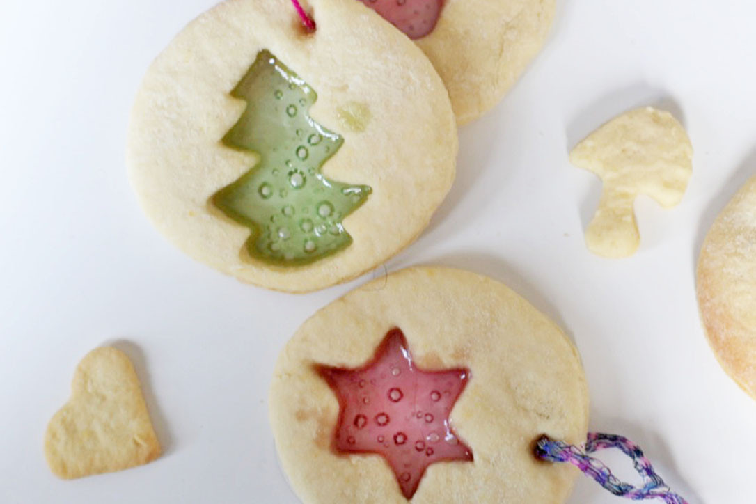 151130 biscuitsvitraux4 Les biscuits vitraux : la pâtisserie magique et décorative de Noël