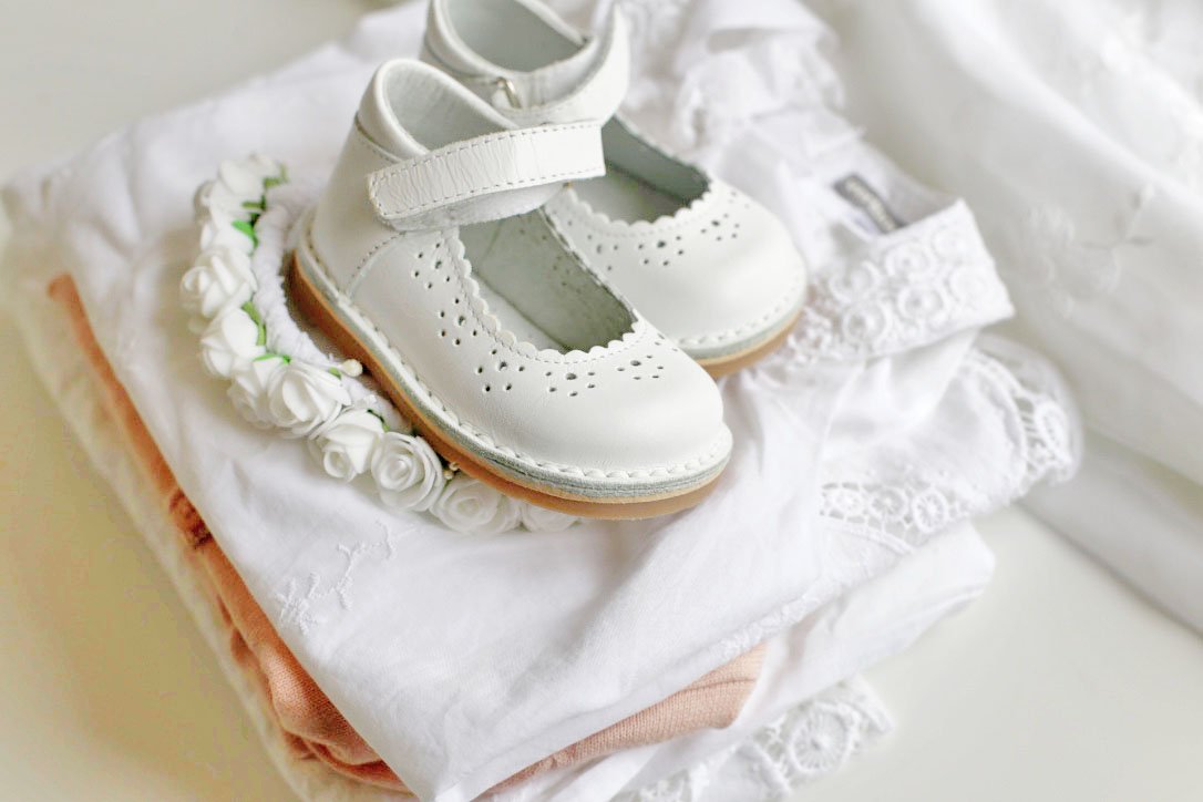 160404 look bapteme 5 Petit look de cérémonie en blanc, en rose et en broderies