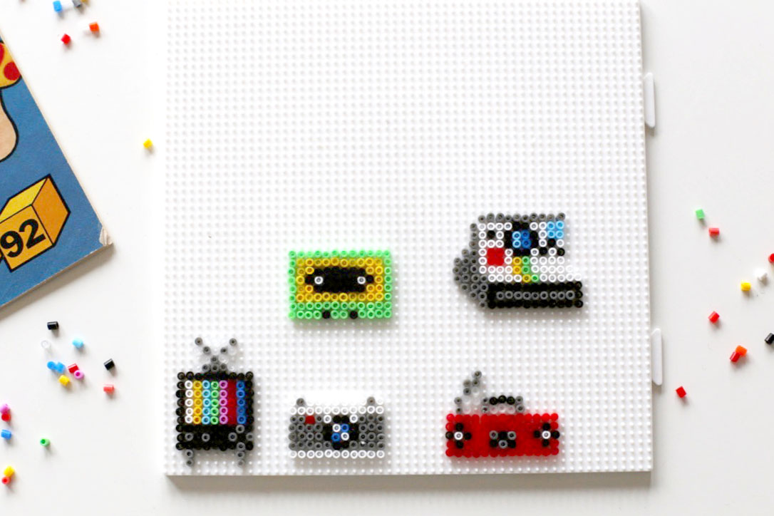 Mes badges electronic design en Mini perles Hama